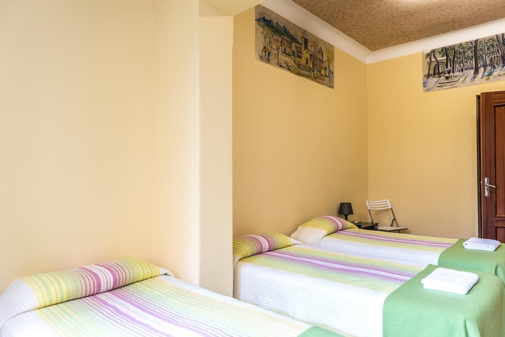 Hostel Turistic Castell Barcelona Eksteriør billede