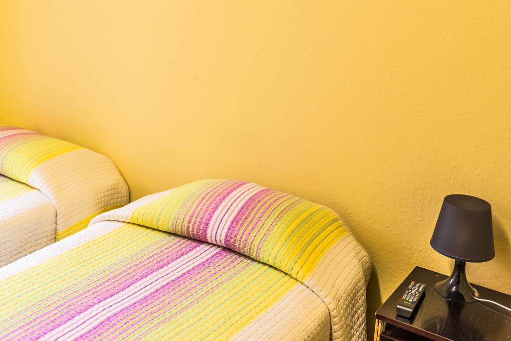 Hostel Turistic Castell Barcelona Eksteriør billede