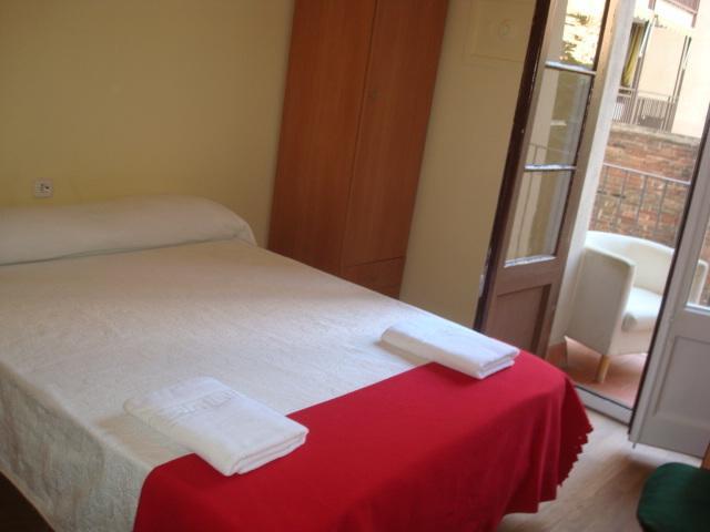 Hostel Turistic Castell Barcelona Eksteriør billede